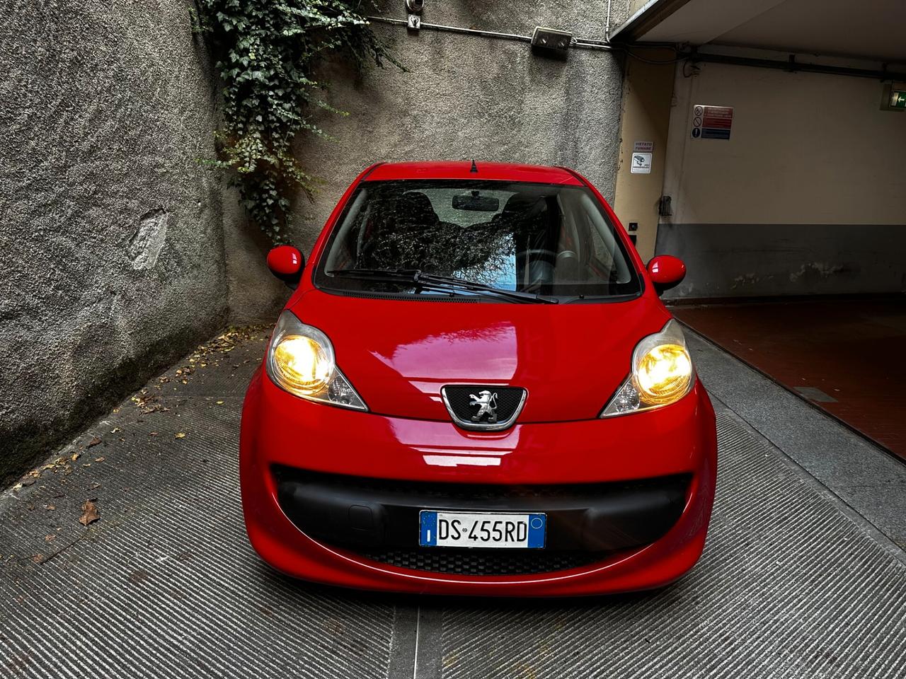 Peugeot 107 1.0 68CV 5p. Sweet Years 2Tronic