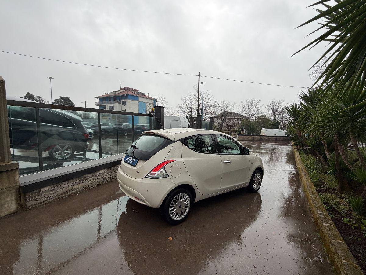 LANCIA - Ypsilon - 1.2 69 CV 5p. GPL Ecochic Gold