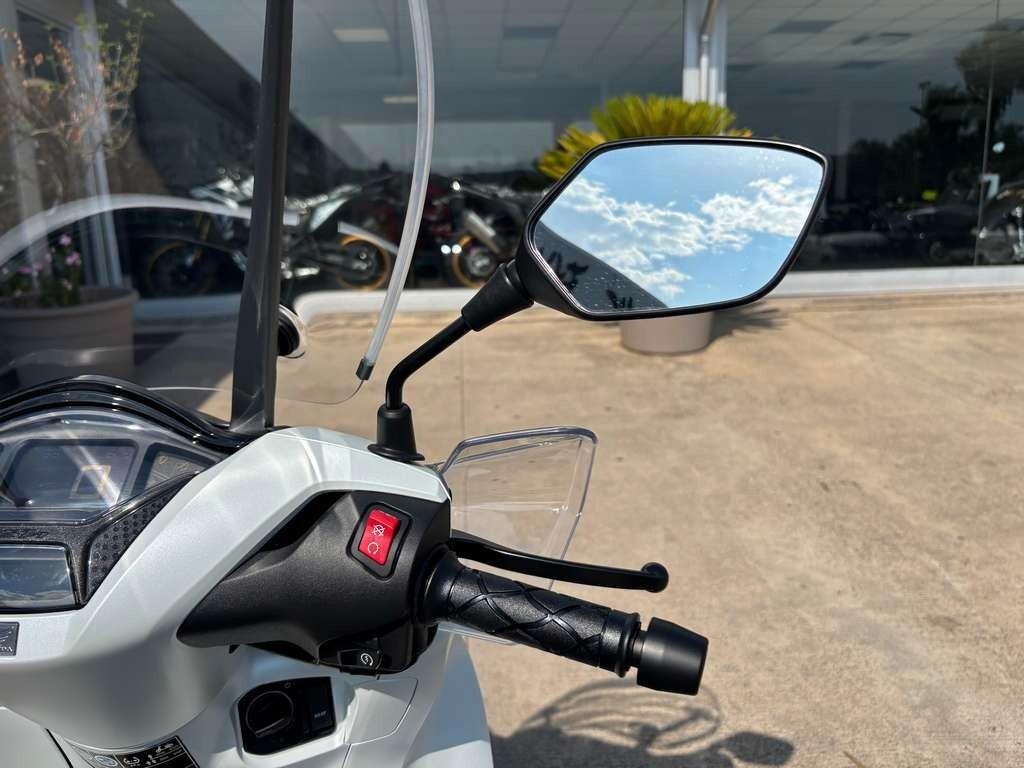 Honda SH 350 2026 / SOLO 1.000 KM Tua a solo 59 Euro al mese