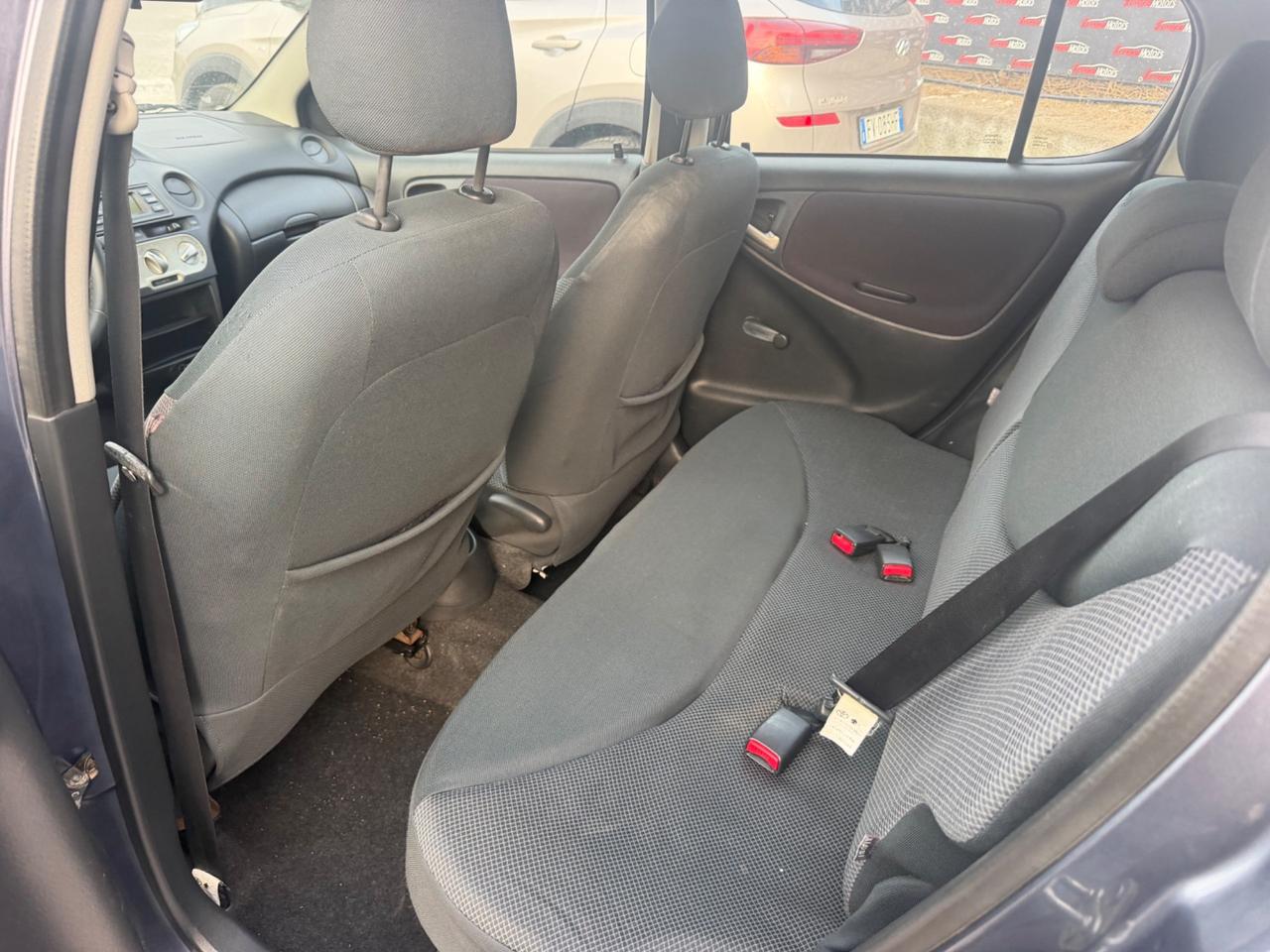 Toyota Yaris 1.0i 16V cat 5 porte Sol Blue