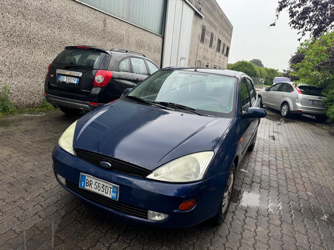 Ford focus 2000 benzina 1.6 5 porte macchina a posto