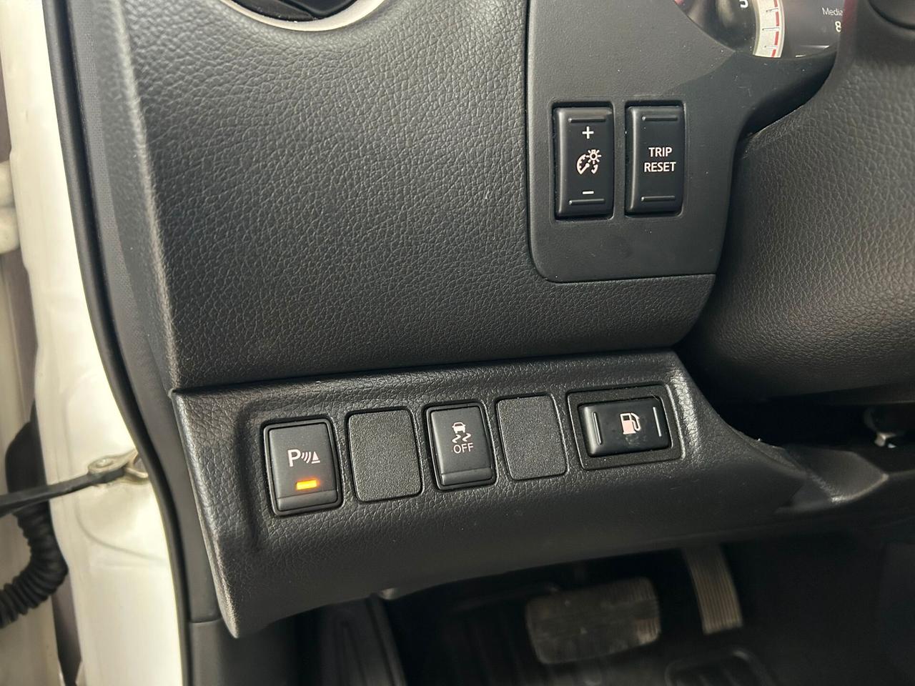 Nissan Navara 2.3 dCi 4WD D. Cab N-Connecta auto