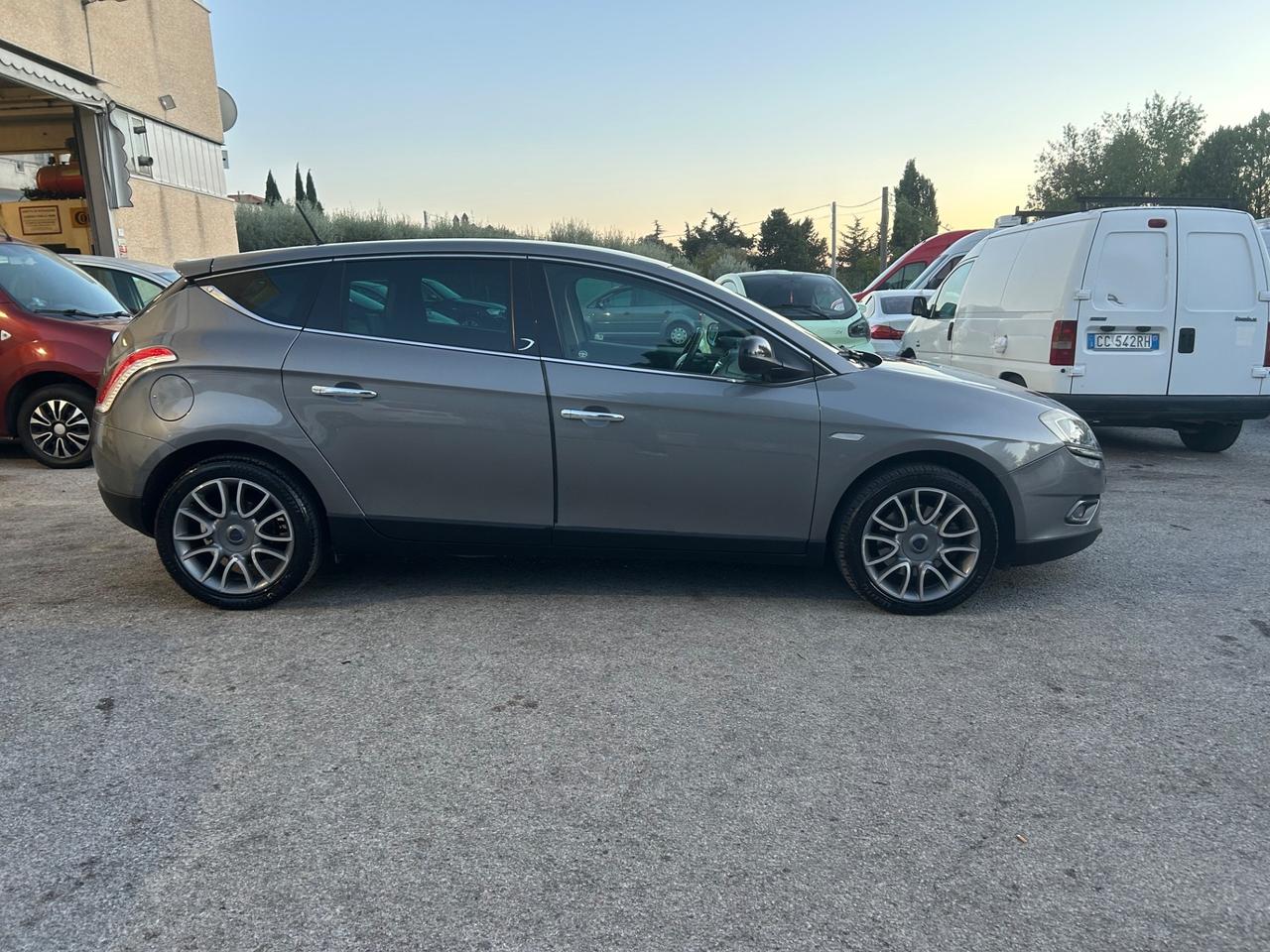 Lancia Delta 2.0 MJT DPF Platinum 165CV