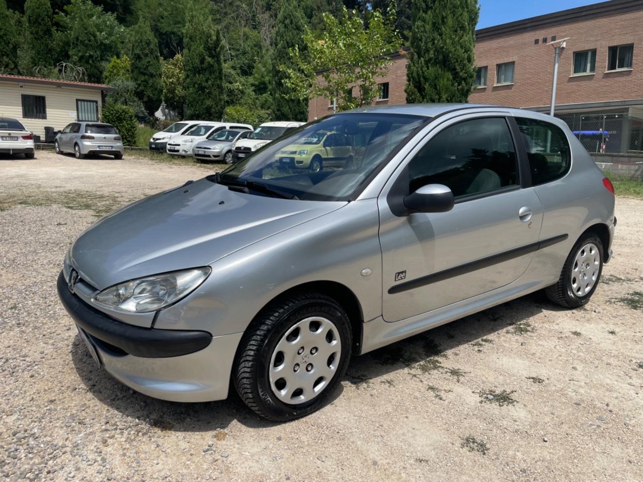 Peugeot 206 1.1 3p. XT