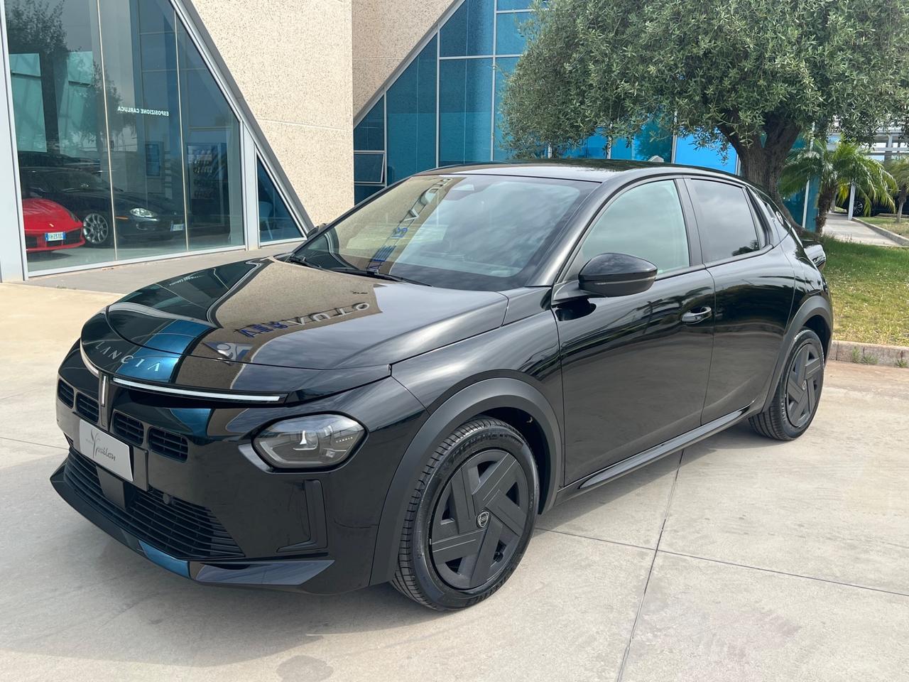 Lancia Ypsilon Hybrid e-DCT - possibilità noleggio no scoring