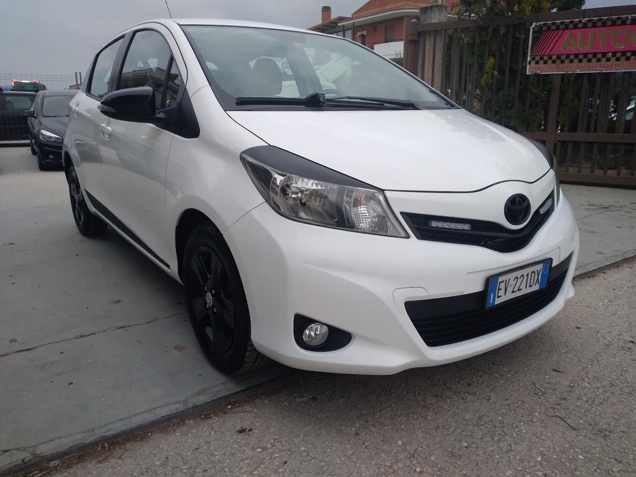 Toyota Yaris 1.0 5 porte Lounge