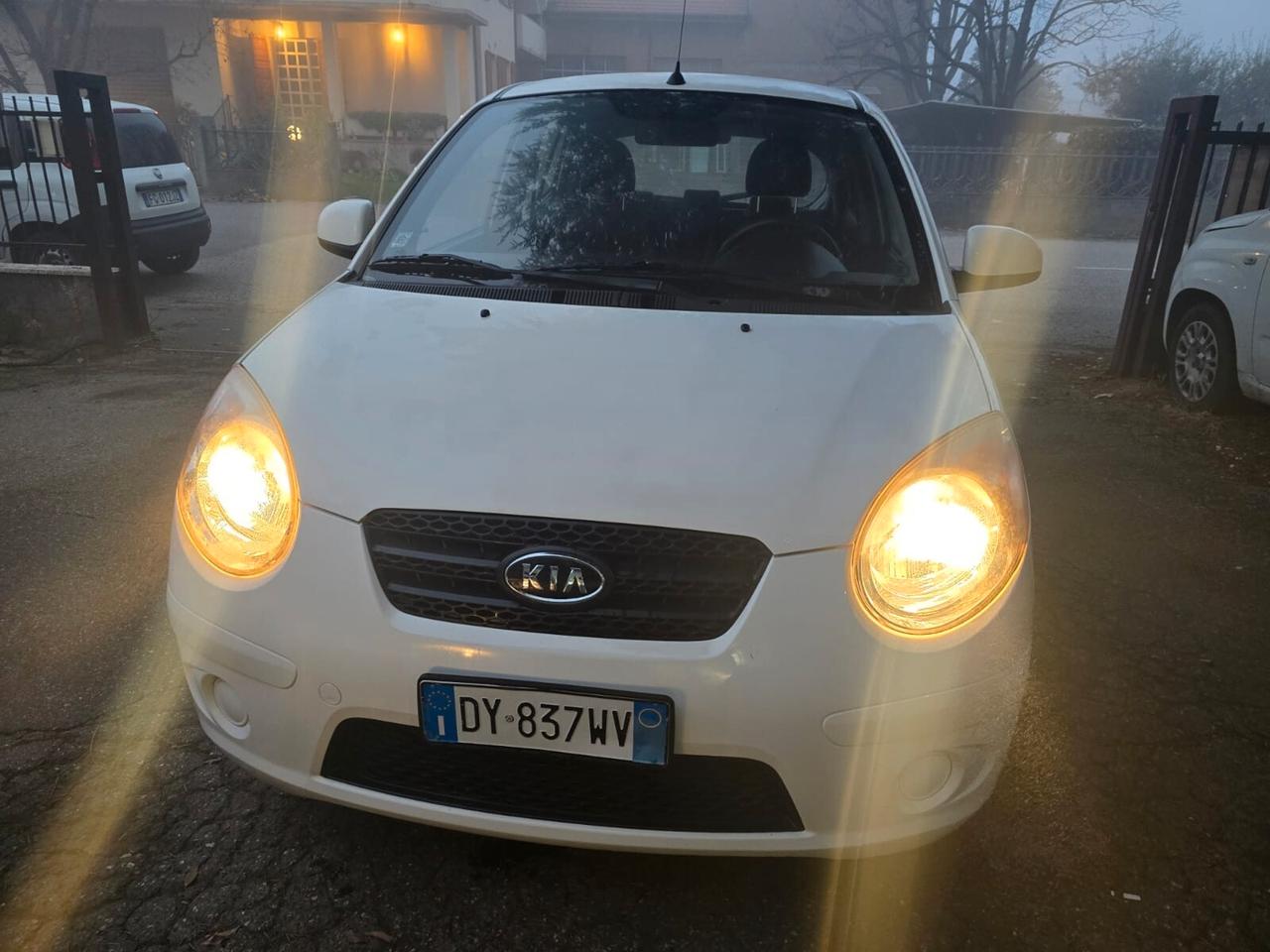 Kia Picanto 1.0 12V Town Bi-Fuel rate 99,00