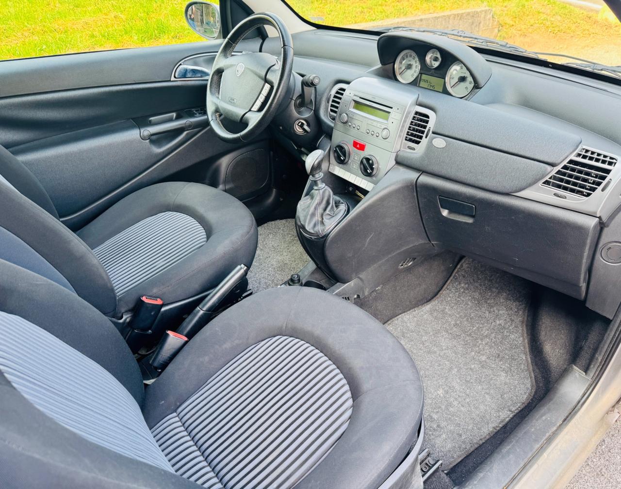 Lancia Ypsilon 1.2 Platino