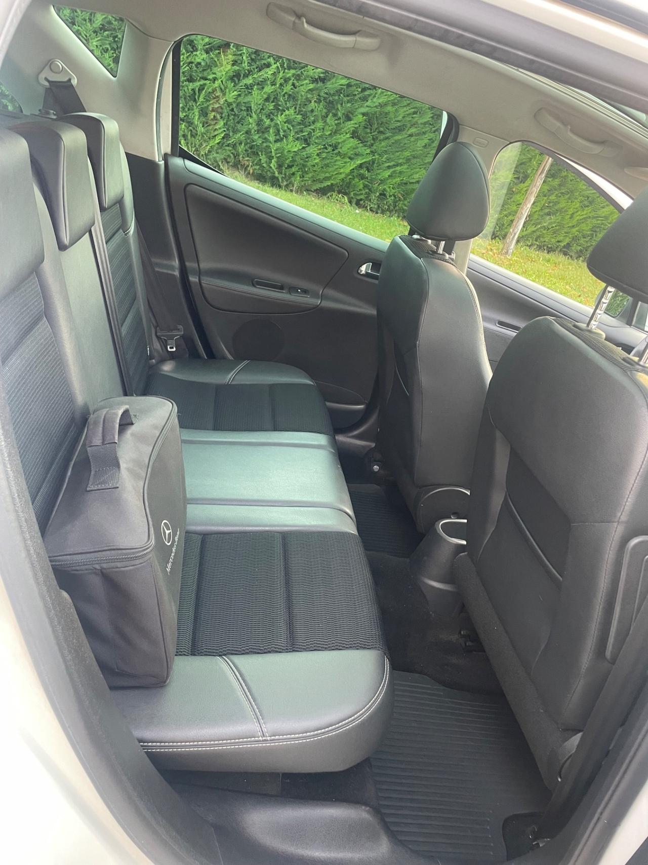 Peugeot 207 1.6 HDi SW Outdoor 2011 tetto perfetta