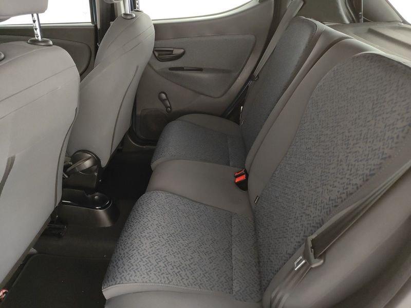 Lancia Ypsilon 1.0 FireFly 5 porte S&S Hybrid Silver