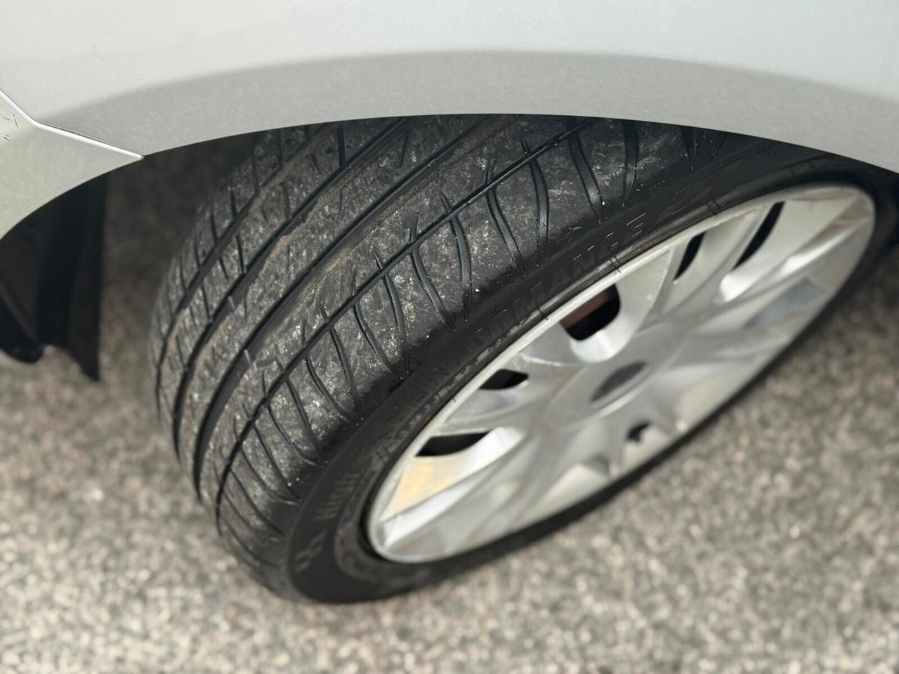 Lancia Ypsilon 1.3 MJT 16V 95 CV 5 porte S&S Gold