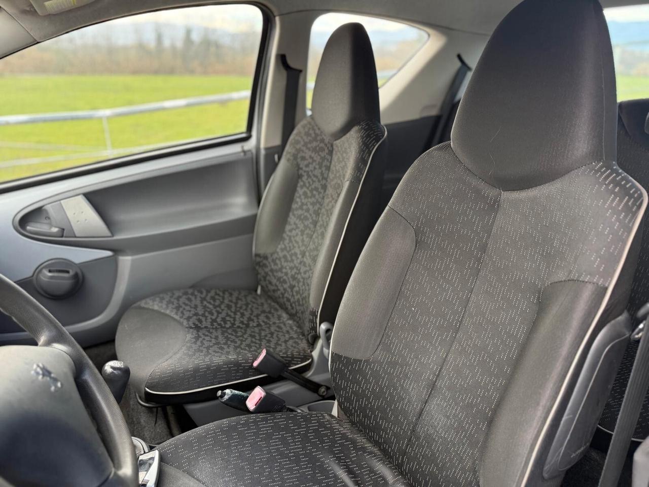 Peugeot 107 1.0 68CV 3p. Plaisir