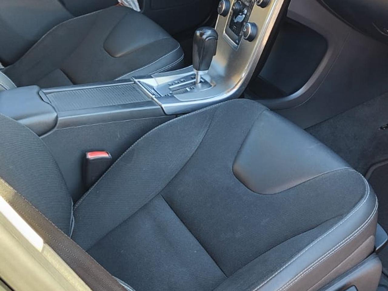 Volvo XC 60 2.4 D3 Kinetic #7699