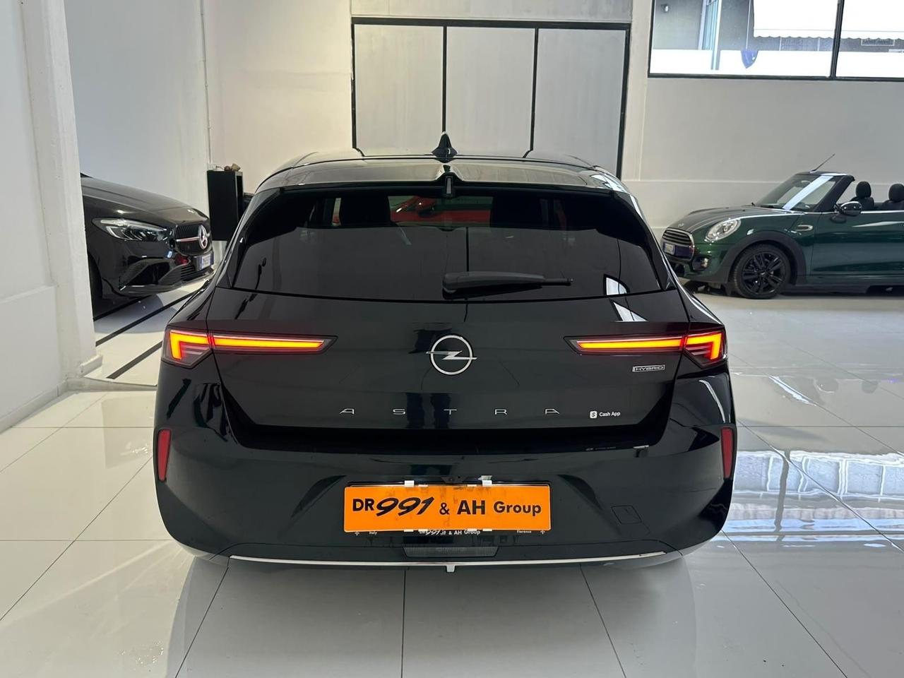 Opel Astra 1.6 Plug-in Hybrid 180 CV AT8 Business Elegance