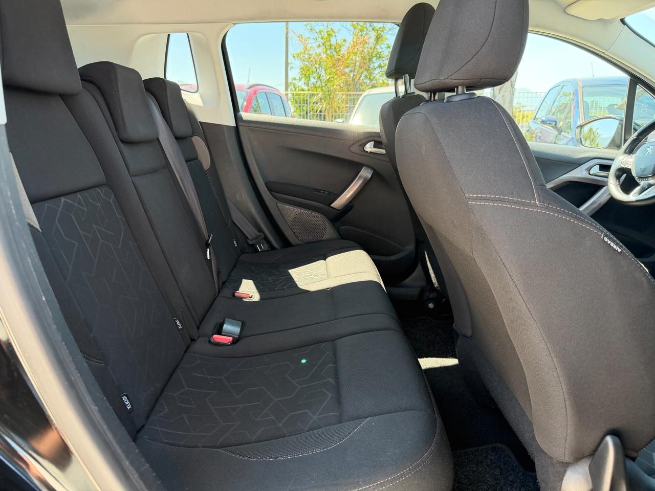 PEUGEOT 2008 2016 1.6 DIESEL 99 CV *LEGGI