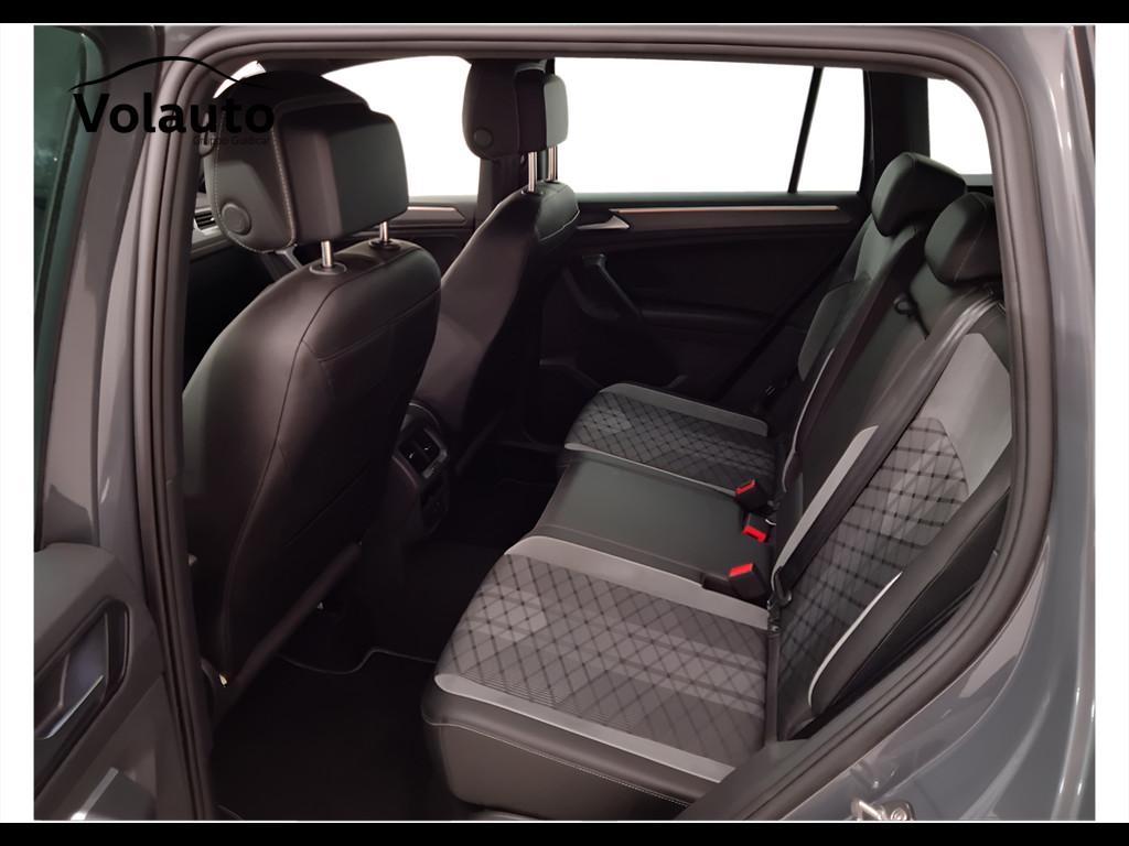 VOLKSWAGEN Tiguan II 2021 - Tiguan 1.5 tsi R-Line 150cv dsg