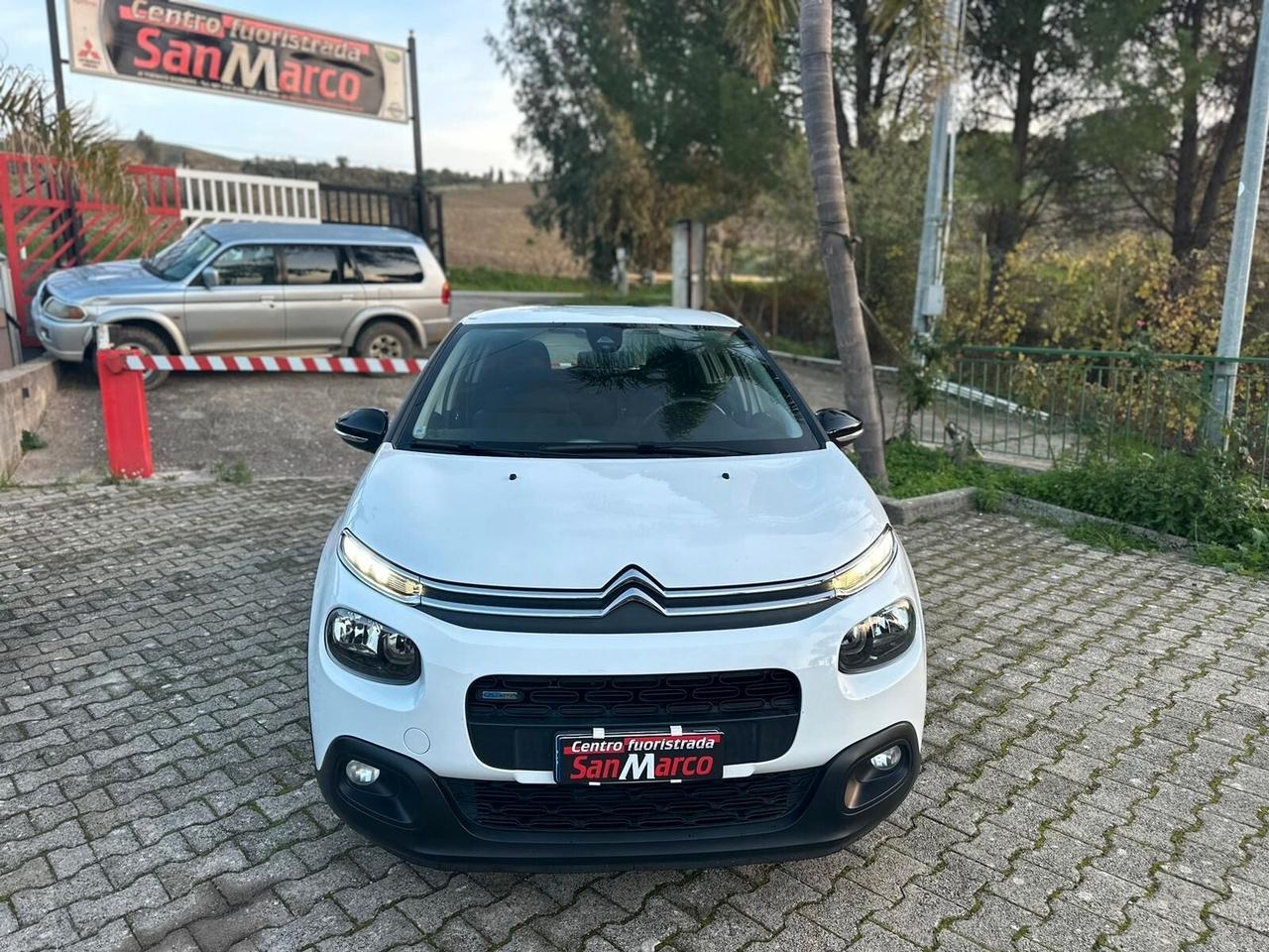 Citroen C3 PureTech 82 cv Shine