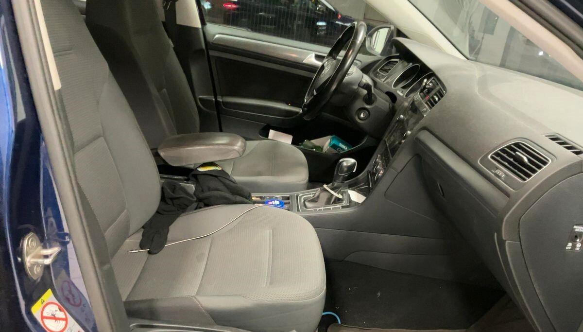 Volkswagen Golf 150CV DSG7