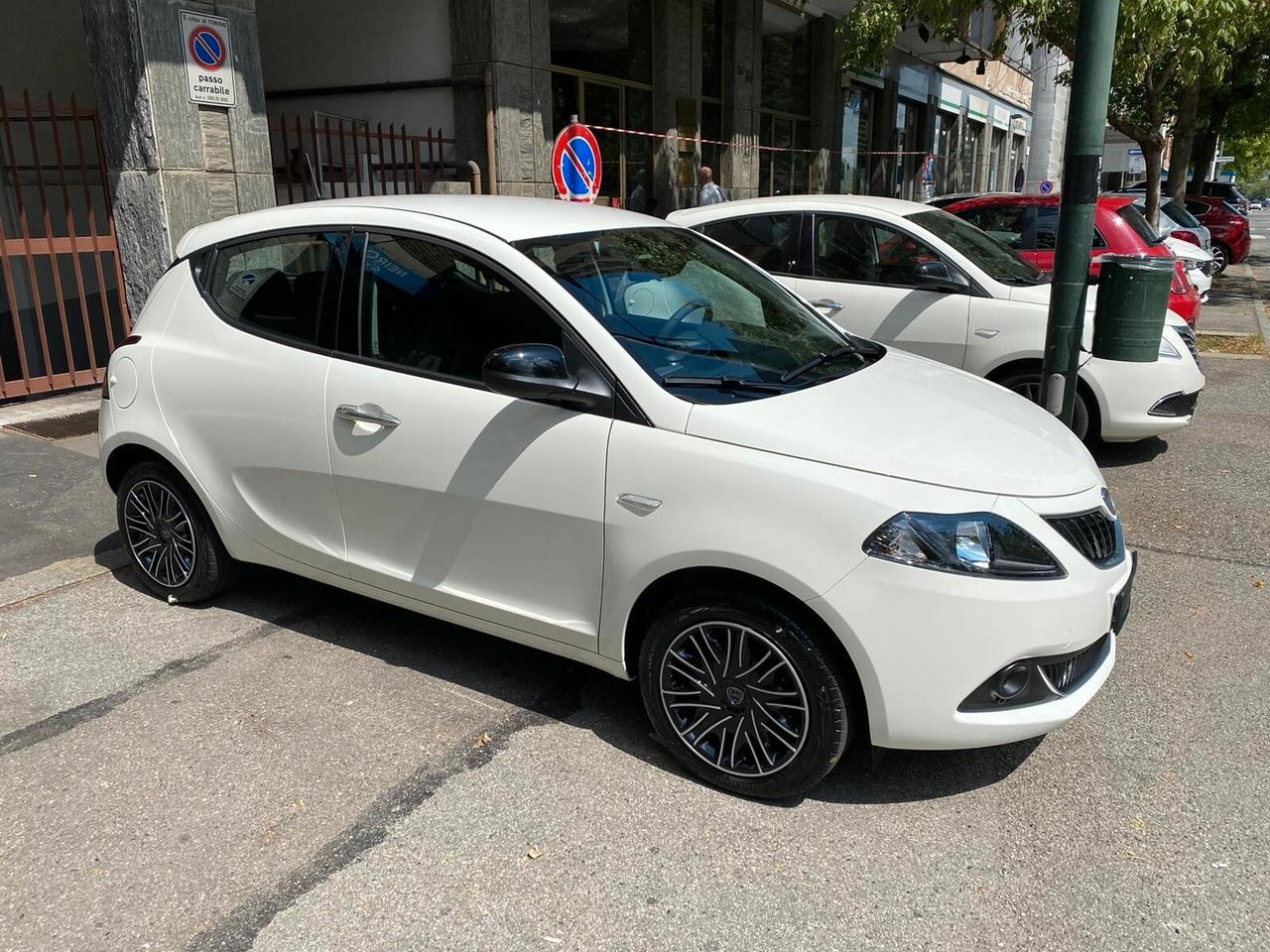 Lancia Ypsilon 1.0 FireFly 5 porte S&S Hybrid Oro PREZZO REALE