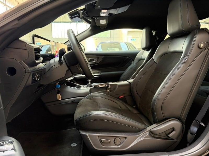 Ford Mustang 5.0 V8 453CV Dark Horse