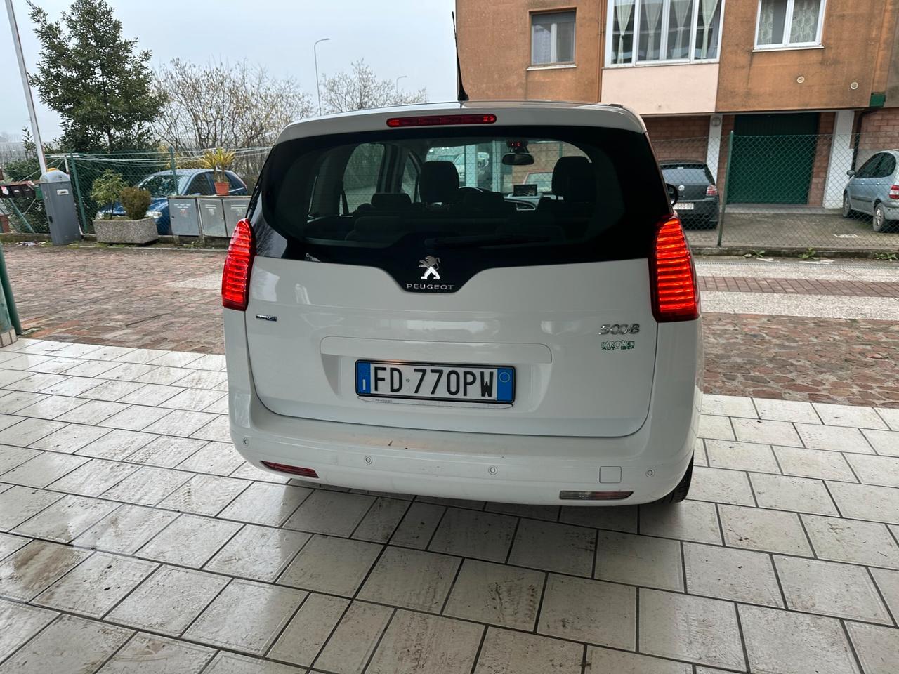 Peugeot 5008 1600 HDI AUT. 7 POSTI