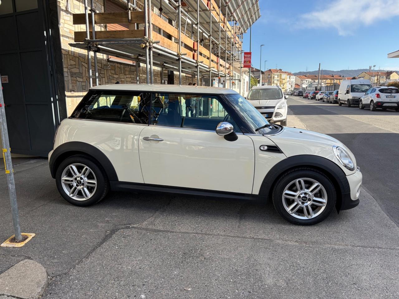 Mini 1.6 16V Cooper D KM 100000