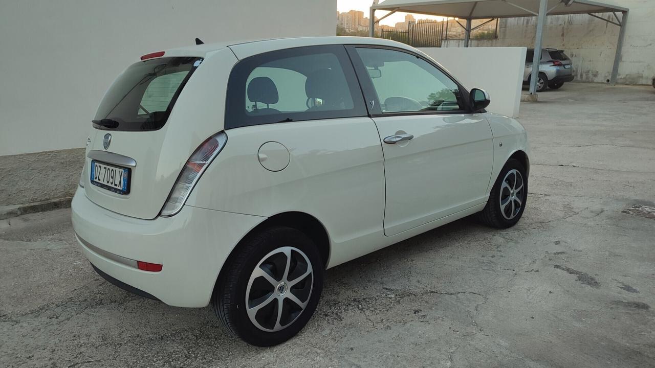 Lancia Ypsilon 1.2 Oro