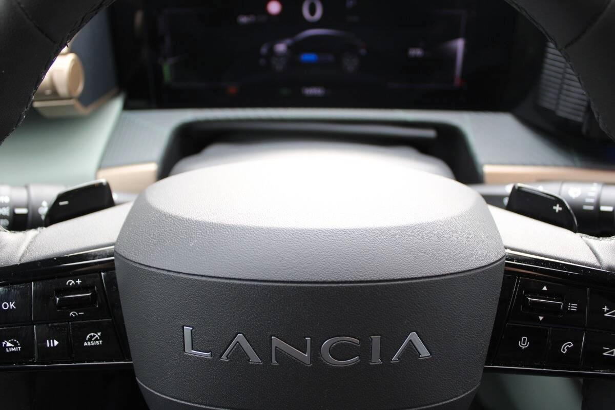 Lancia Ypsilon 1.2 mhev 110cv e-dct Con CARPLAY