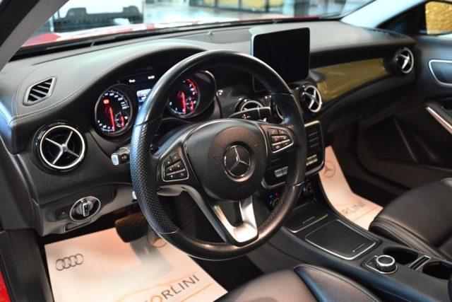 MERCEDES-BENZ GLA 200 PREMIUM AMG AUTO TETTO CAM PELLE LED 19"STRAFULL!!