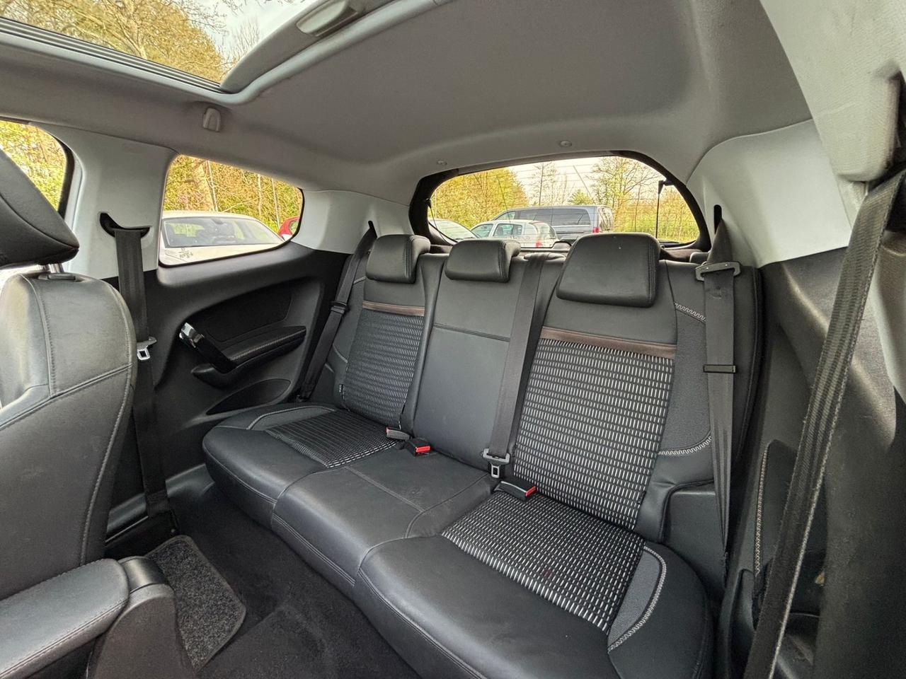 Peugeot 208 1.6 e-HDi 92 CV Stop&Start 3 porte Allure