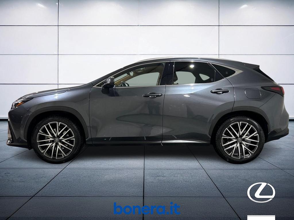 Lexus NX 2.5 Hybrid Luxury 4WD e-CVT