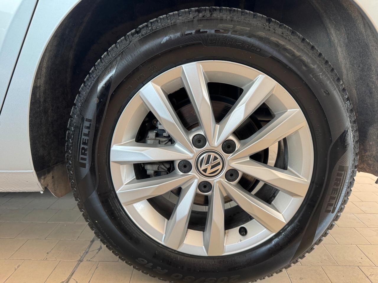 Volkswagen Touran 1.6 TDI Highline 7 Posti