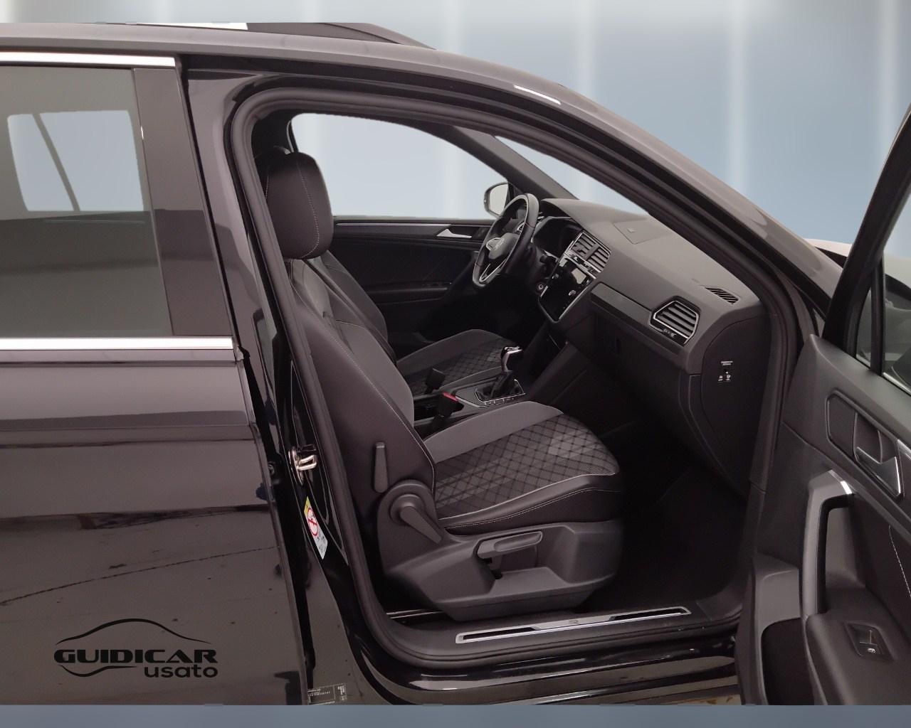 VOLKSWAGEN Tiguan II 2021 - Tiguan 2.0 tdi R-Line 150cv dsg