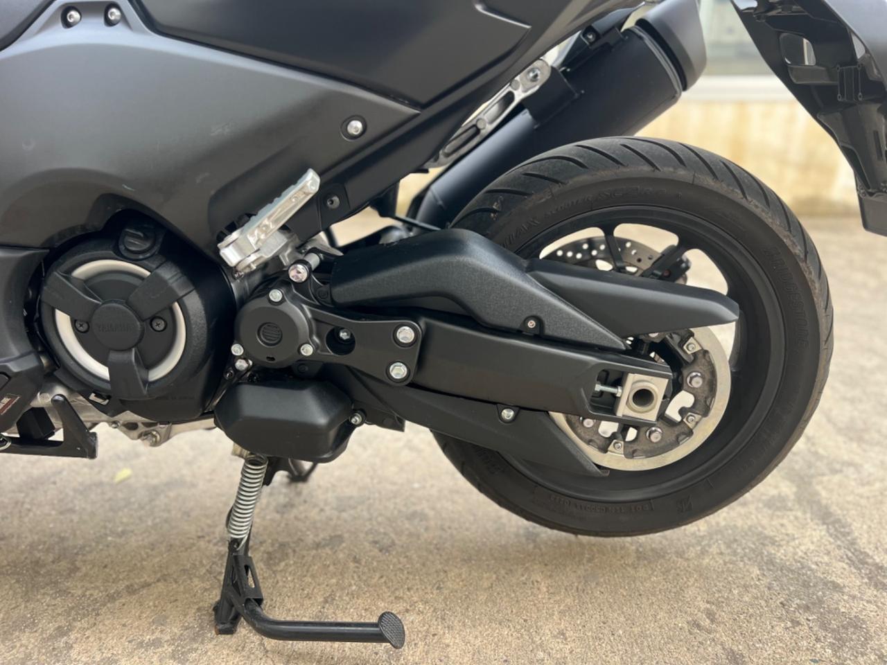 YAMAHA T-MAX 560