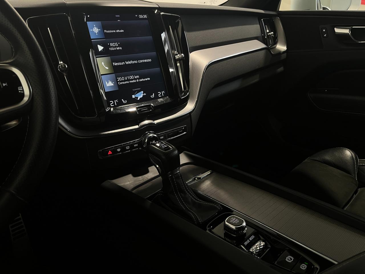 VOLVO XC60 2.0 D5 R-DESIGN AWD GEARTRONIC