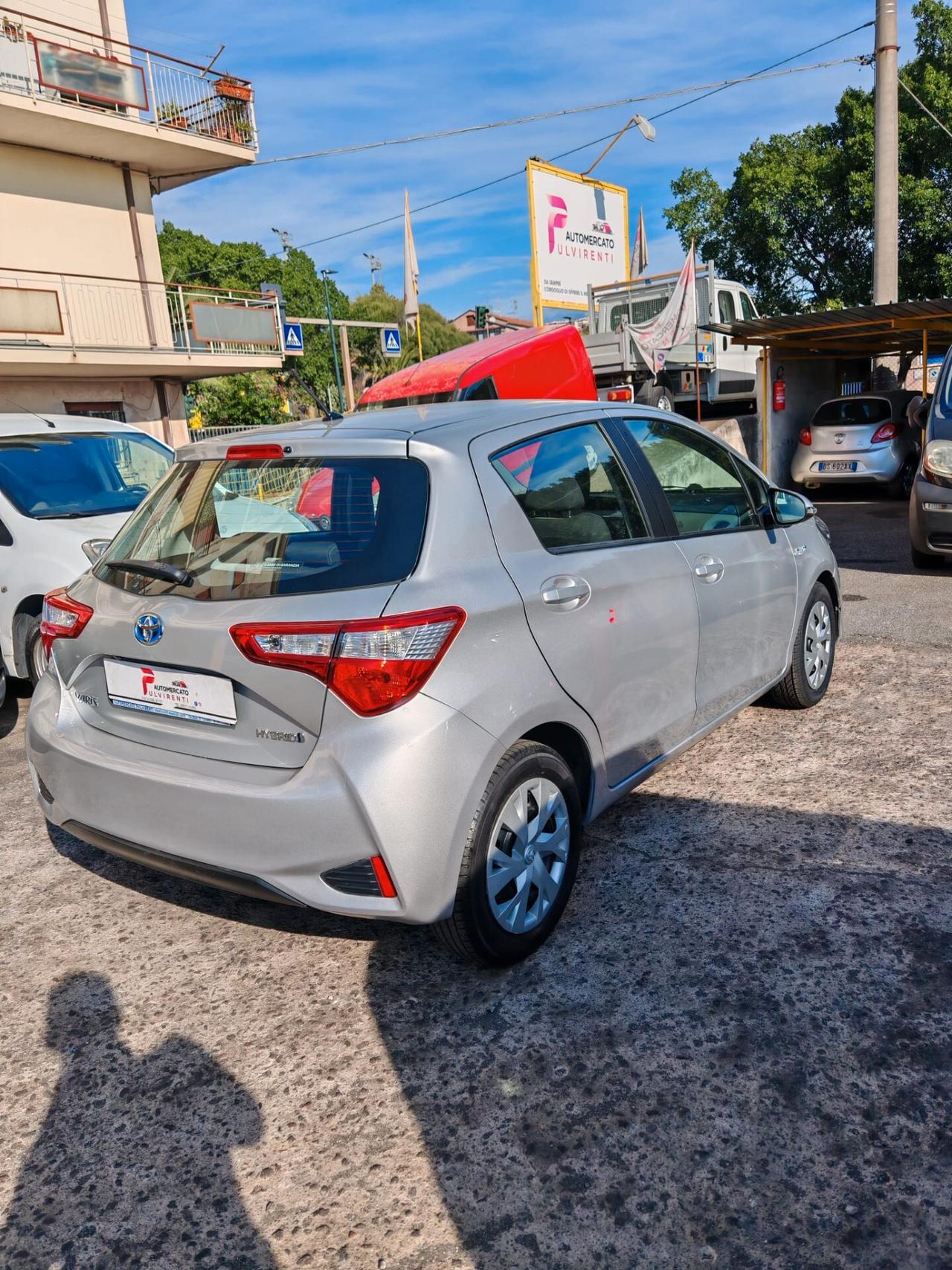 Toyota Yaris 1.5 Hybrid 5 porte Business