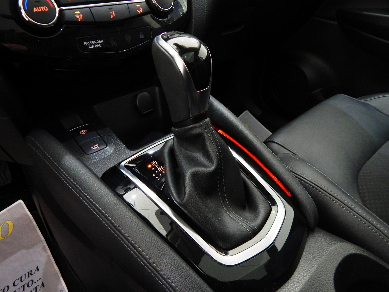 Nissan Qashqai 1.5 dci Tekna 115cv dct TETTO-NAVI-PELLE-RADAR-LED