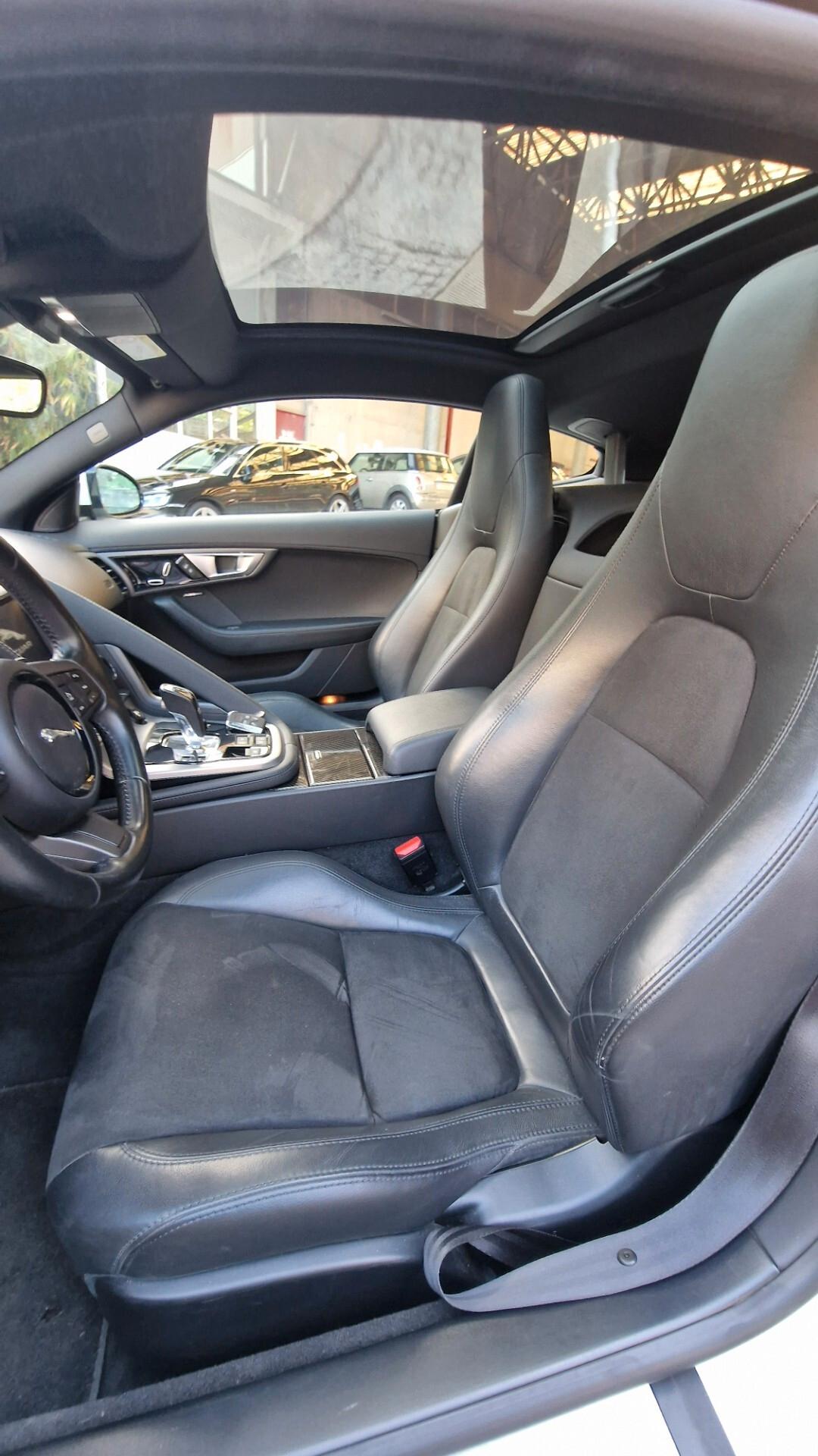 Jaguar F-Type 340 CV