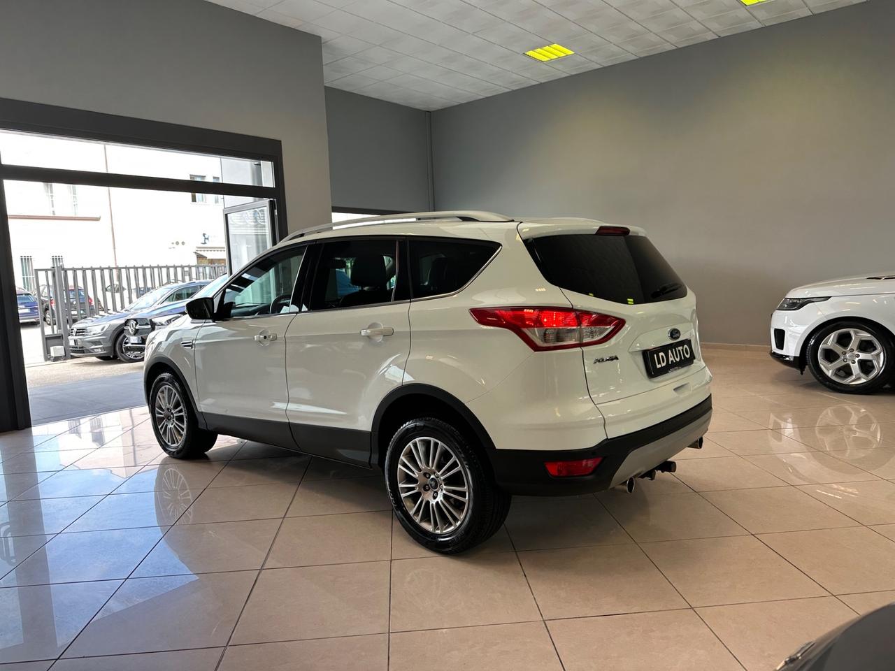Ford Kuga 2.0 TDCI 140 CV 4WD Powershift Titanium gancio traino