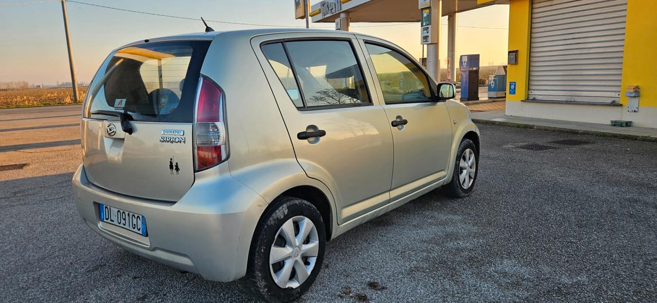 Daihatsu Sirion 1.0 Hiro