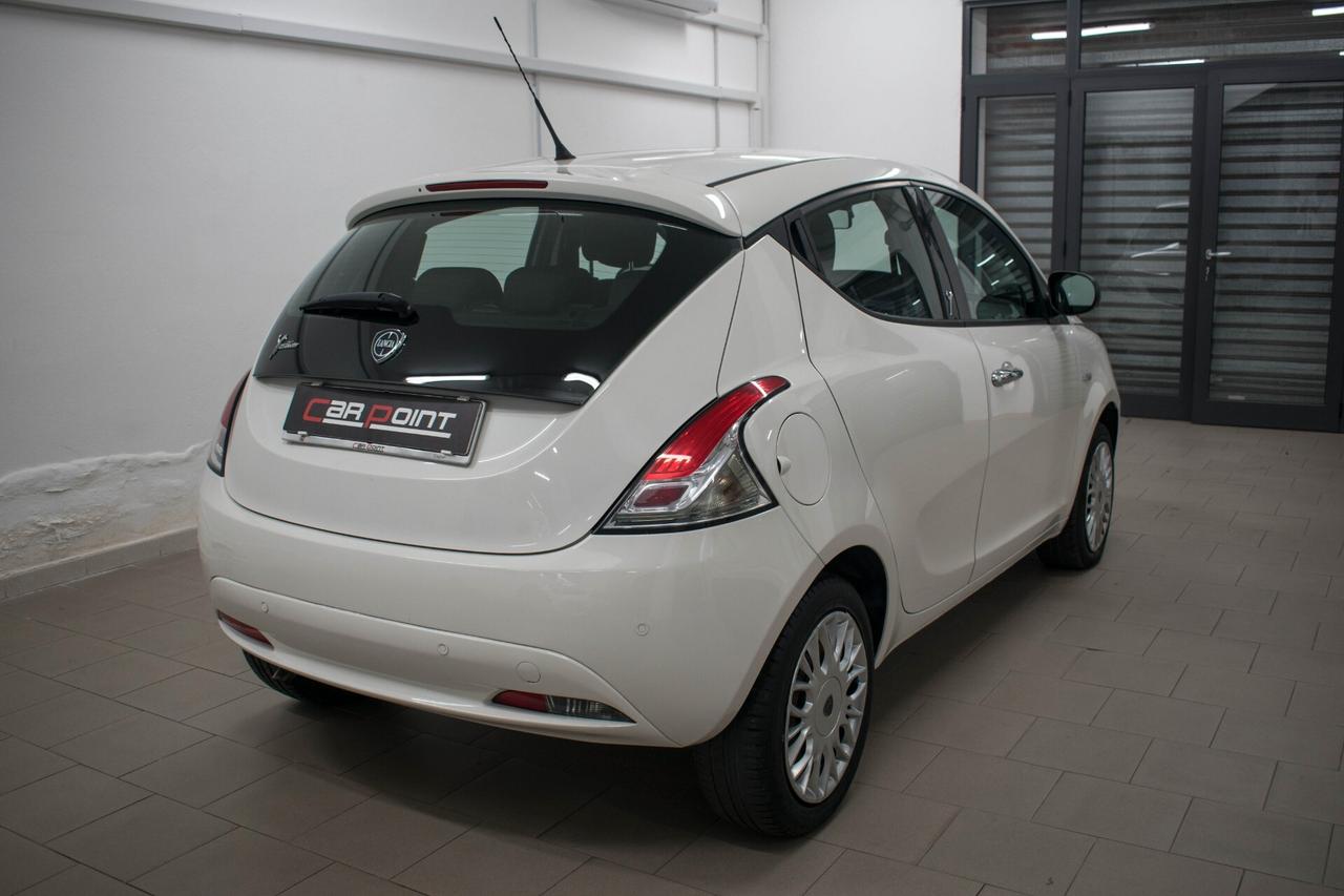 Lancia Ypsilon 1.2 69 CV 5 porte Silver