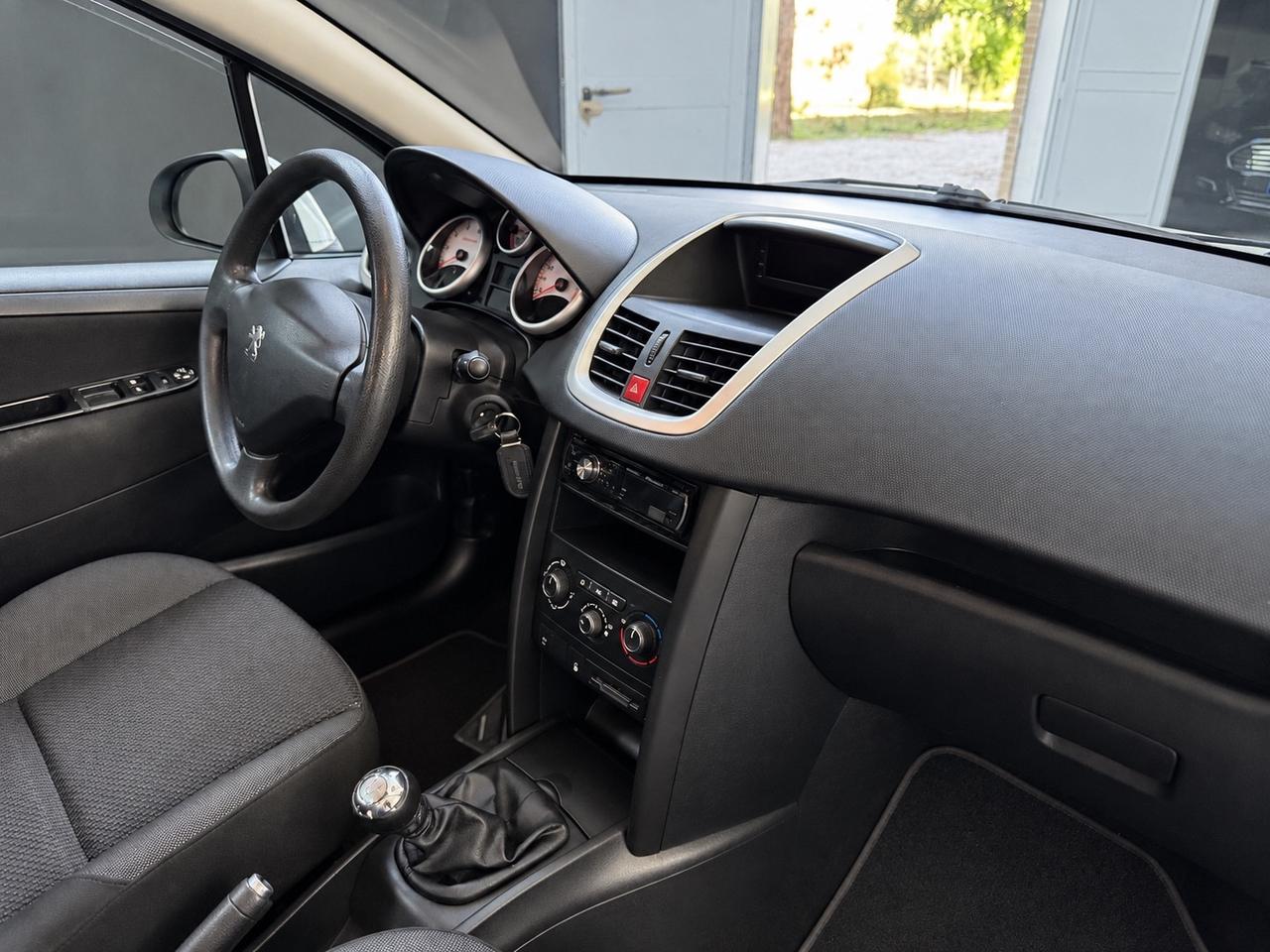 Peugeot 207 Station Wagon 1.4 Benzina 2010