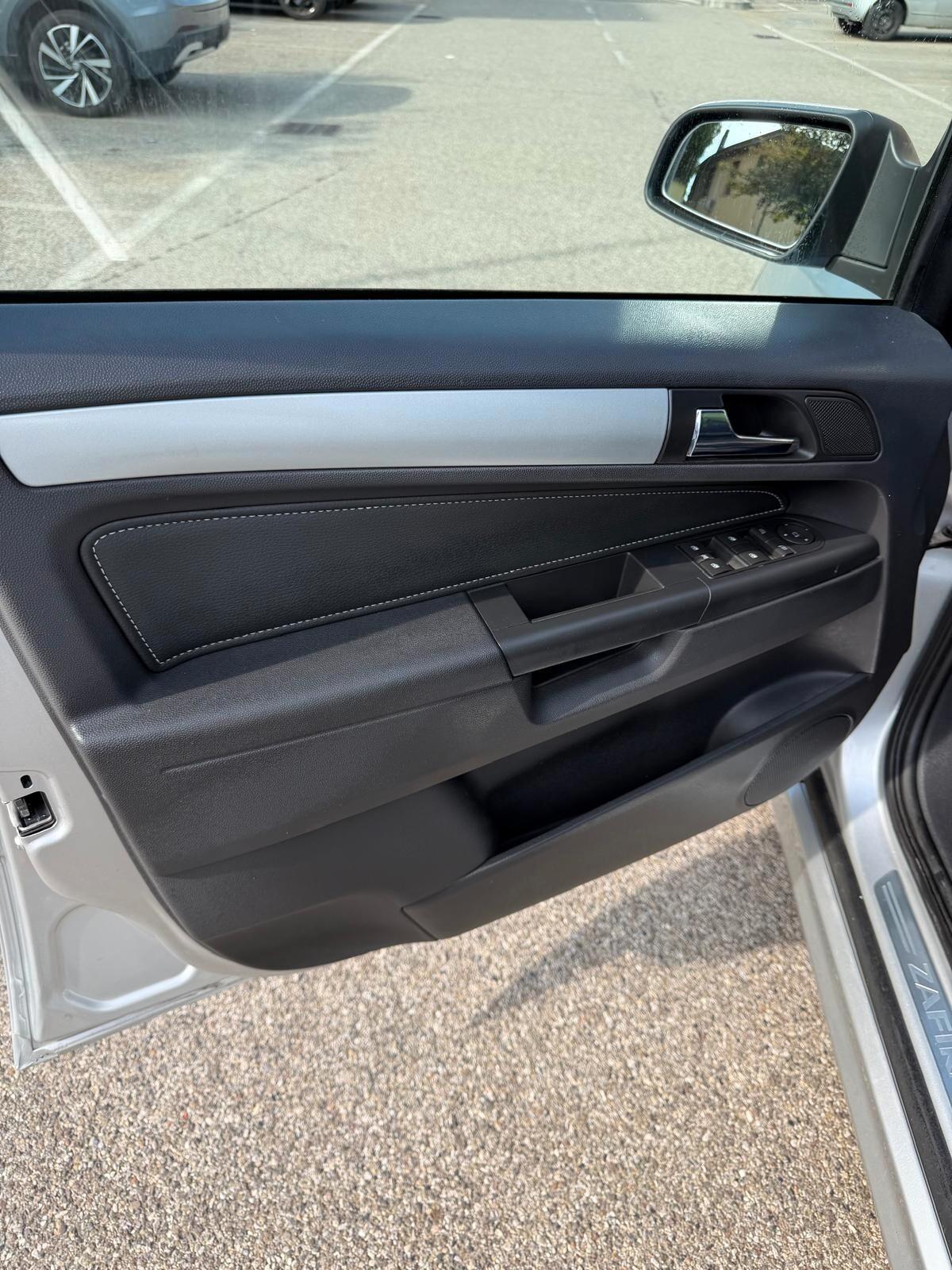 Opel Zafira 1.6 - 7 POSTI - NEOPATENTATI - 12 MESI DI GARANZIA -