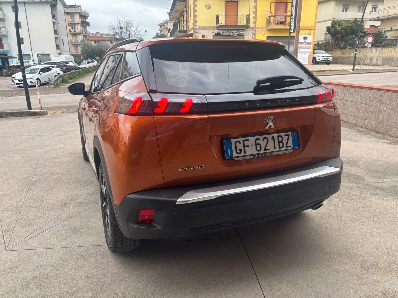Peugeot 2008 BlueHDi EAT8 Allure - 2021