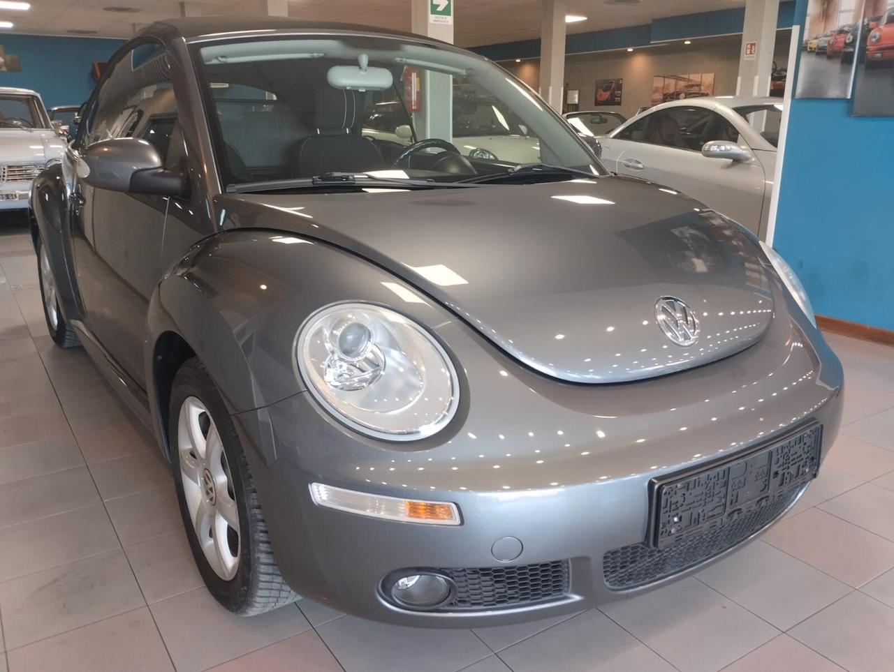 Volkswagen New Beetle 1.6 Cabrio adatta a neopatentati