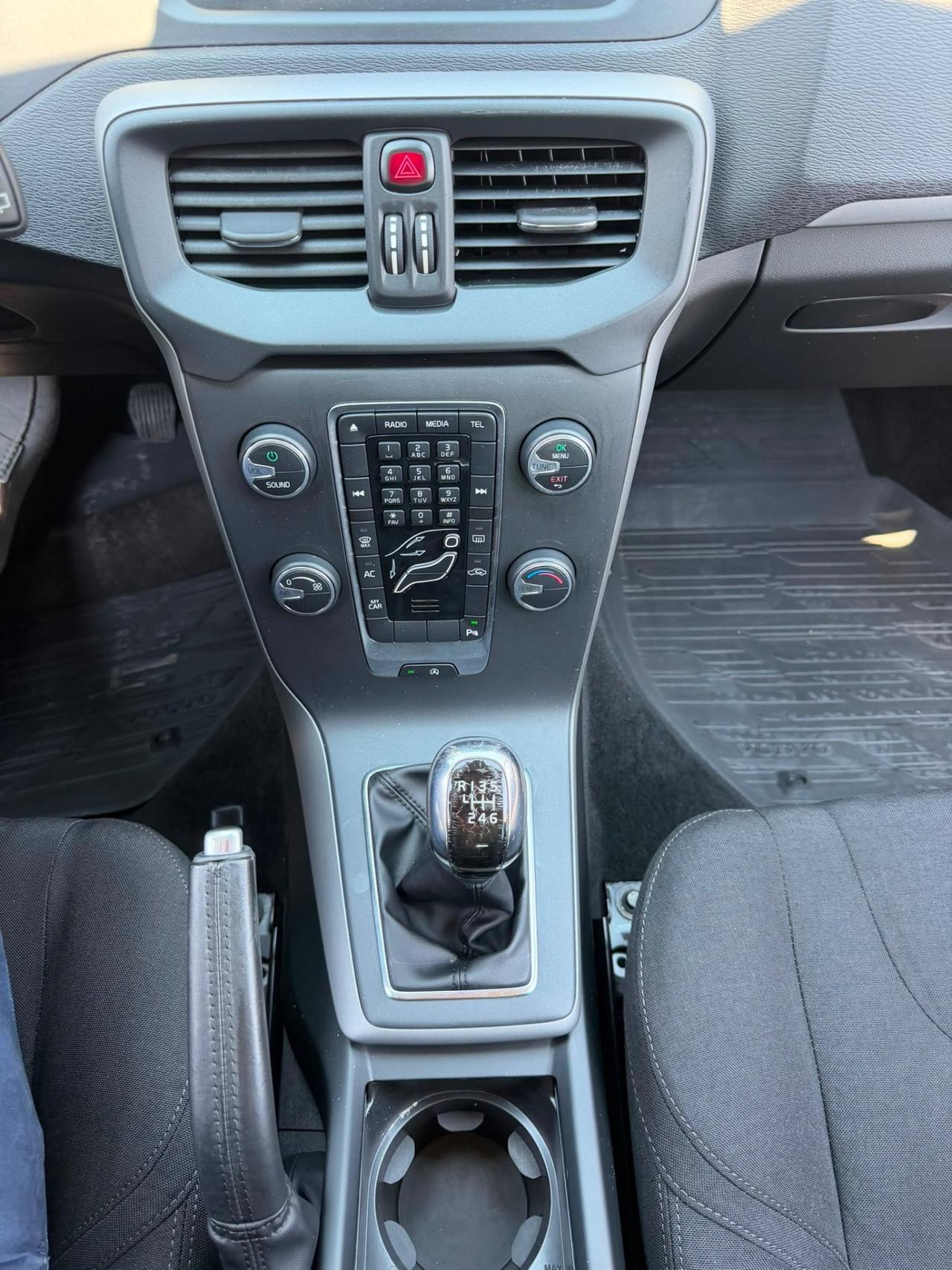 Volvo V40 D2 1.6 Summum neopatentati