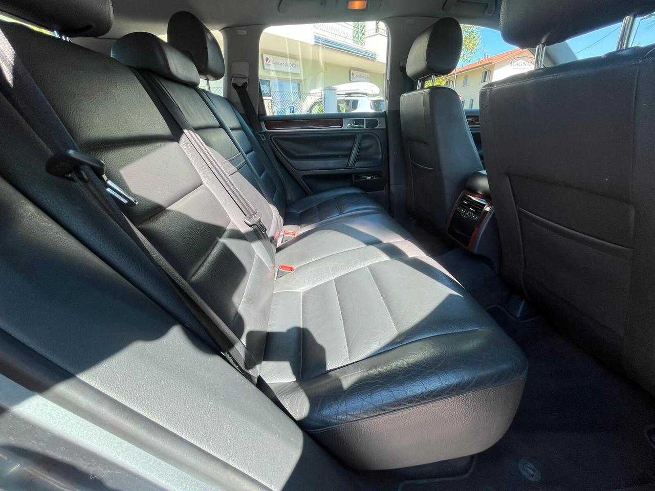 Volkswagen Touareg 3.0 V6 TDI DPF tiptronic