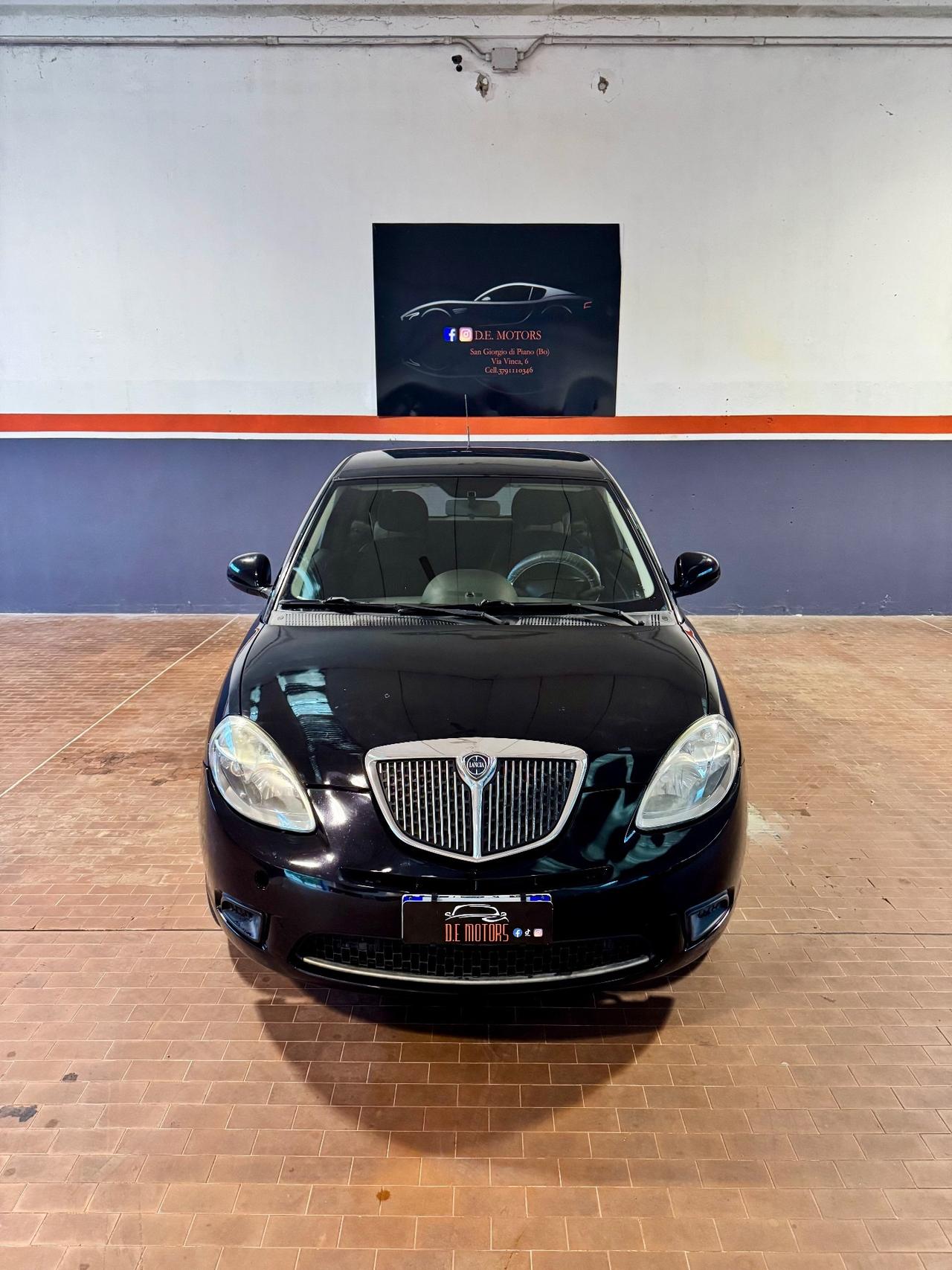 Lancia Ypsilon 1.2 69 CV Unyca
