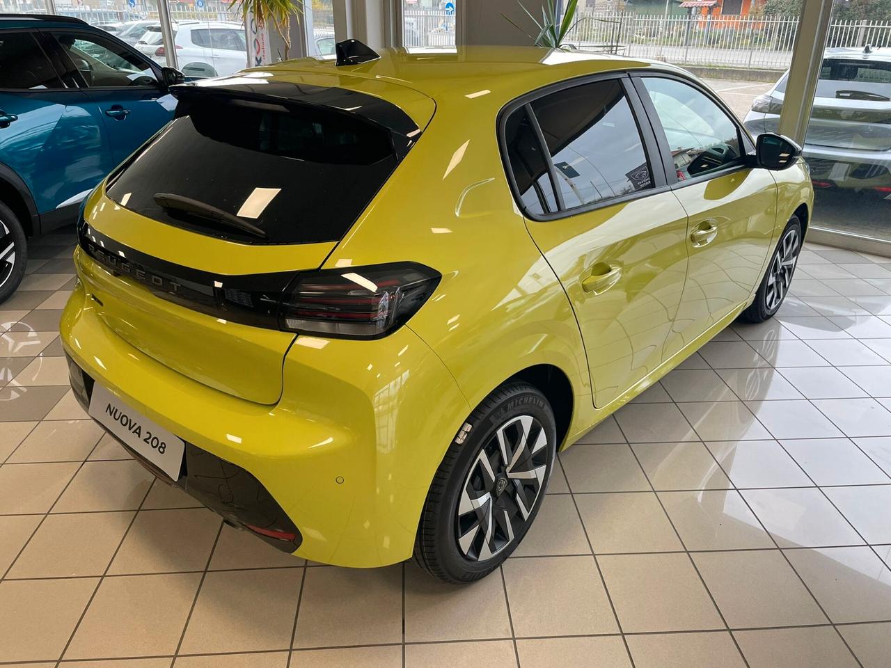 Peugeot 208 Business Turbo 100cv