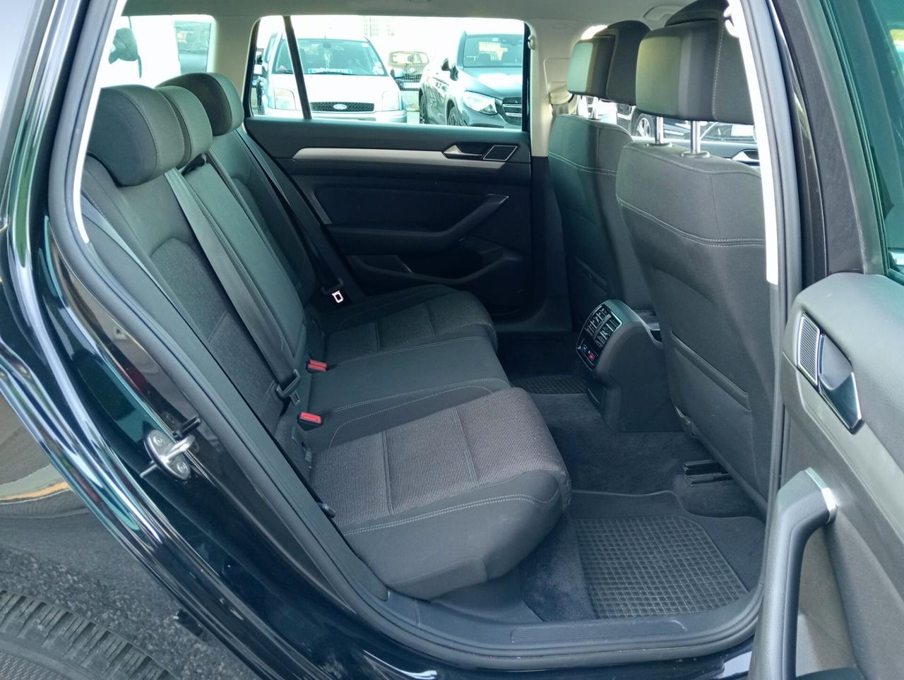 Volkswagen Passat Variant 1.6 TDI 120cv DSG UNIPROPRIETARIO